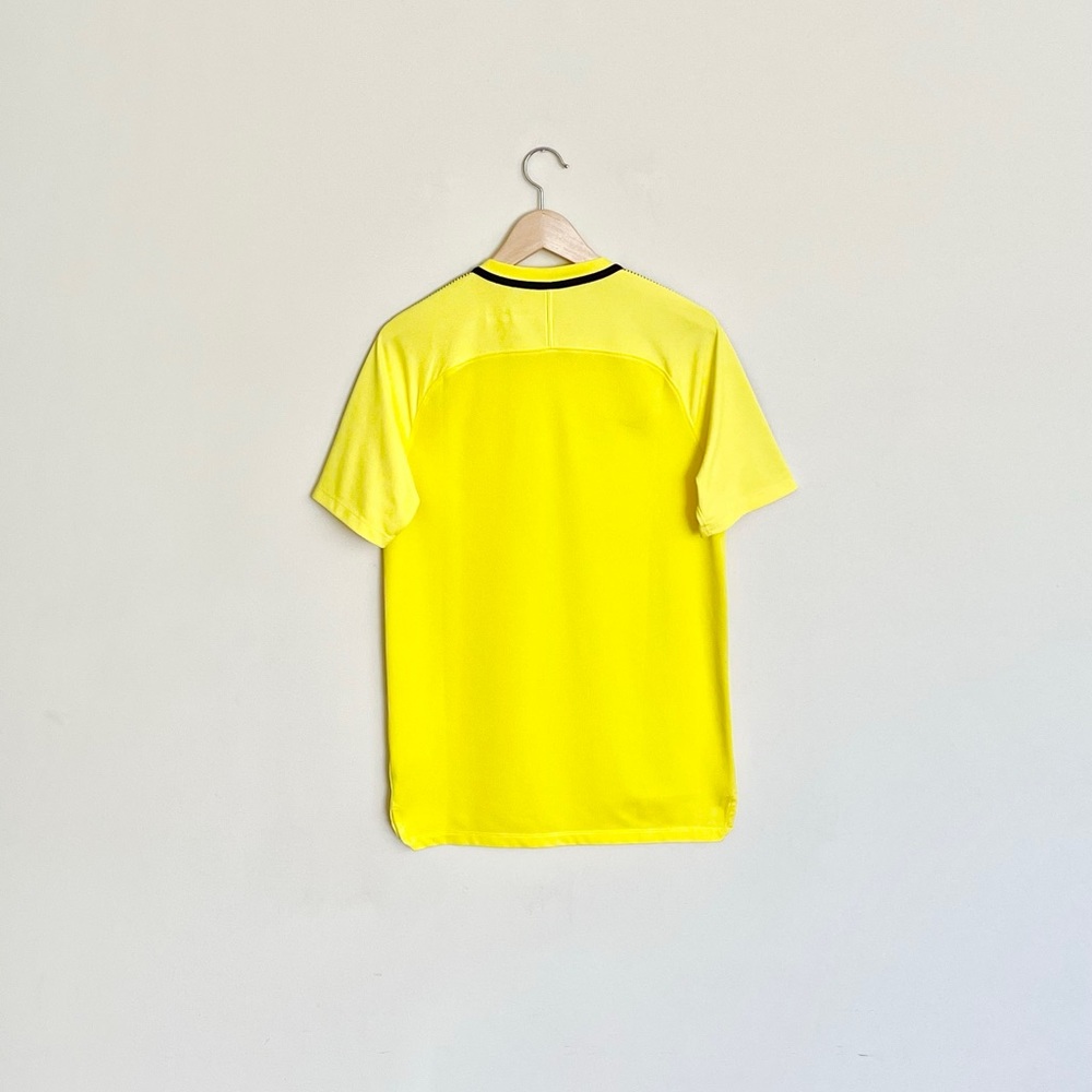 NEW Nike Tottenham Hotspur Yellow Dri-Fit Training Jersey Men’s size Medium - Picture 7 of 10